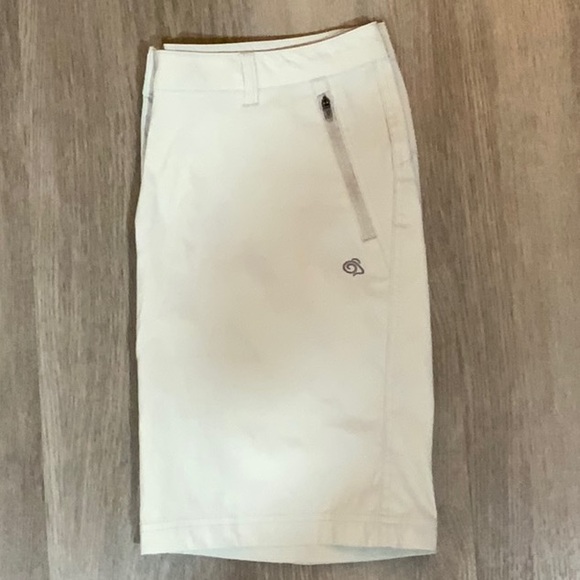 Craghoppers Sz UK12 EU38 US M8 Ladies Shorts -Silver Cloud colour. Never worn. - Picture 9 of 9